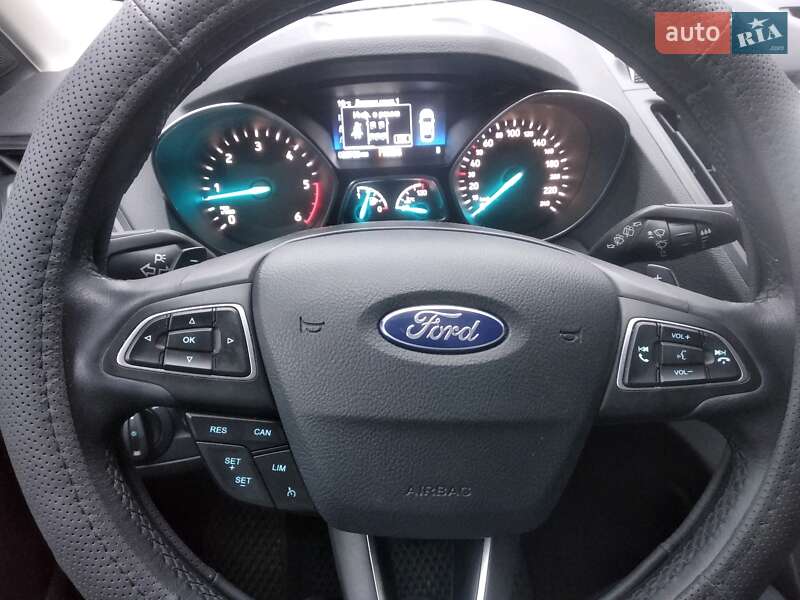 Внедорожник / Кроссовер Ford Kuga 2018 в Кодыме