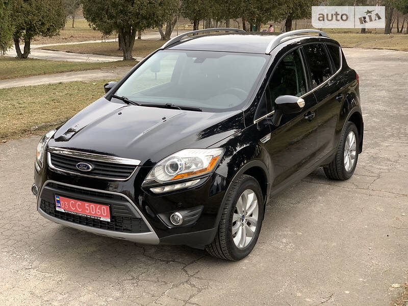 Внедорожник / Кроссовер Ford Kuga 2012 в 