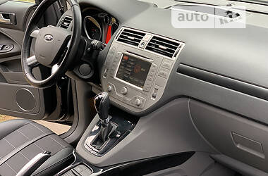 Внедорожник / Кроссовер Ford Kuga 2012 в 