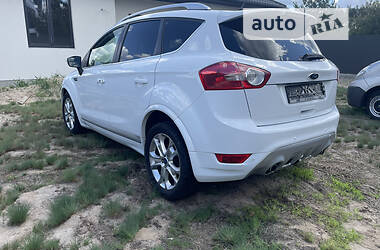 Позашляховик / Кросовер Ford Kuga 2013 в Києві