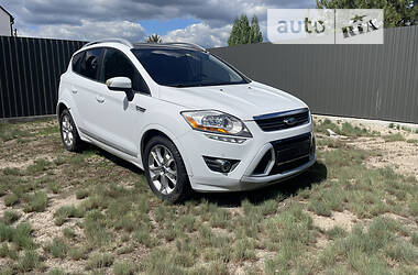 Внедорожник / Кроссовер Ford Kuga 2013 в Киеве