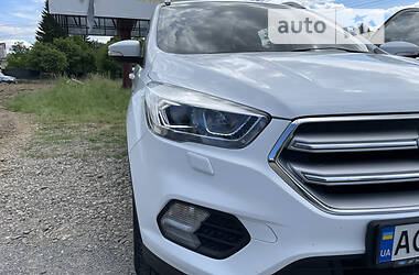 Внедорожник / Кроссовер Ford Kuga 2018 в 
