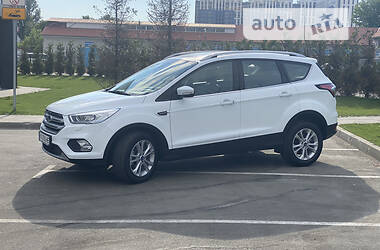 Внедорожник / Кроссовер Ford Kuga 2019 в 