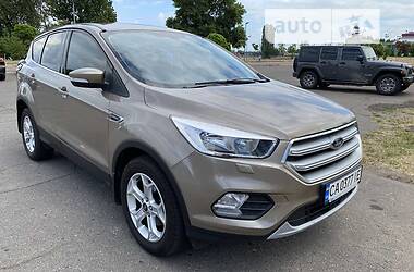 Позашляховик / Кросовер Ford Kuga 2019 в Черкасах