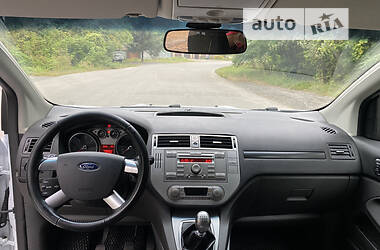 Внедорожник / Кроссовер Ford Kuga 2012 в 