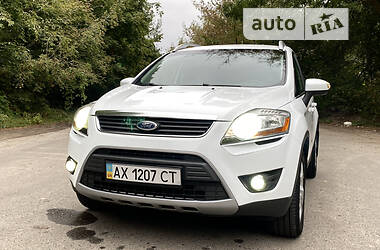 Внедорожник / Кроссовер Ford Kuga 2012 в 