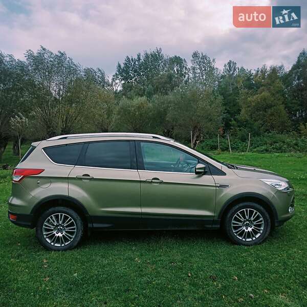 Внедорожник / Кроссовер Ford Kuga 2014 в Снятине