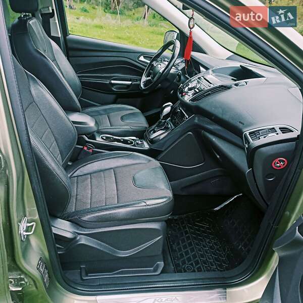 Внедорожник / Кроссовер Ford Kuga 2014 в Снятине