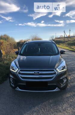 Позашляховик / Кросовер Ford Kuga 2019 в Тернополі