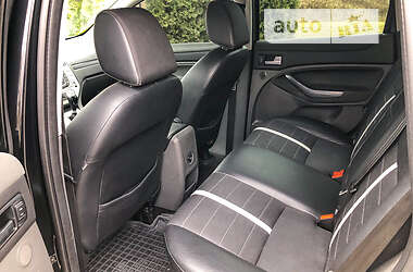 Позашляховик / Кросовер Ford Kuga 2010 в 