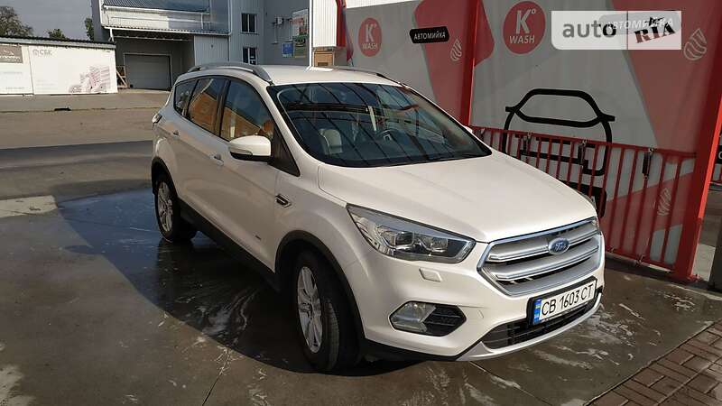 Внедорожник / Кроссовер Ford Kuga 2017 в Прилуках