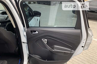 Внедорожник / Кроссовер Ford Kuga 2017 в 