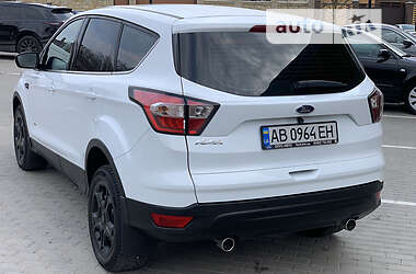 Внедорожник / Кроссовер Ford Kuga 2017 в 