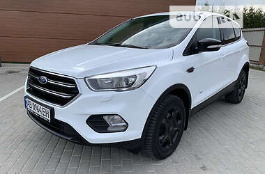 Внедорожник / Кроссовер Ford Kuga 2017 в 
