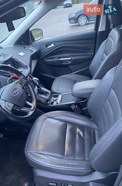 Внедорожник / Кроссовер Ford Kuga 2017 в 