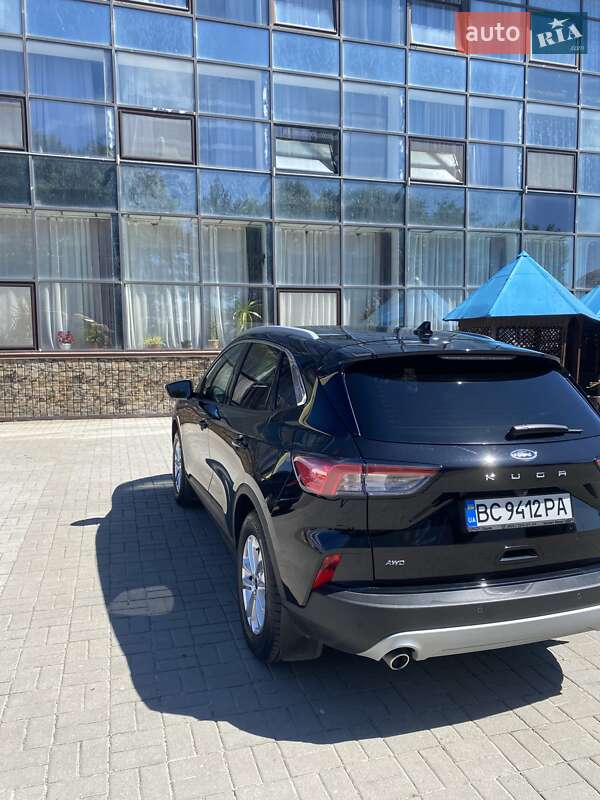 Внедорожник / Кроссовер Ford Kuga 2021 в Львове