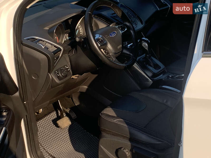 Позашляховик / Кросовер Ford Kuga 2013 в Новояворівську