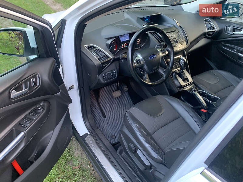 Позашляховик / Кросовер Ford Kuga 2013 в Новояворівську