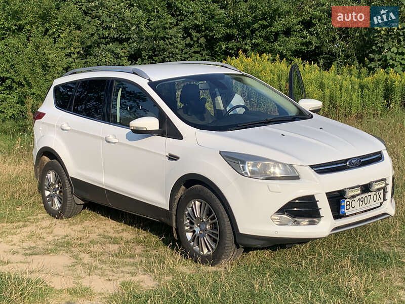 Позашляховик / Кросовер Ford Kuga 2013 в Новояворівську