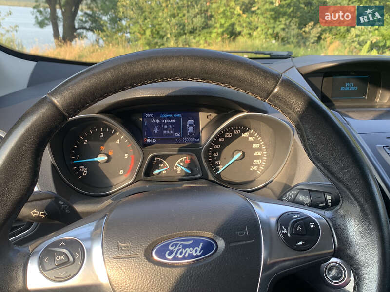 Позашляховик / Кросовер Ford Kuga 2013 в Новояворівську