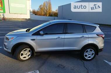 Внедорожник / Кроссовер Ford Kuga 2017 в 