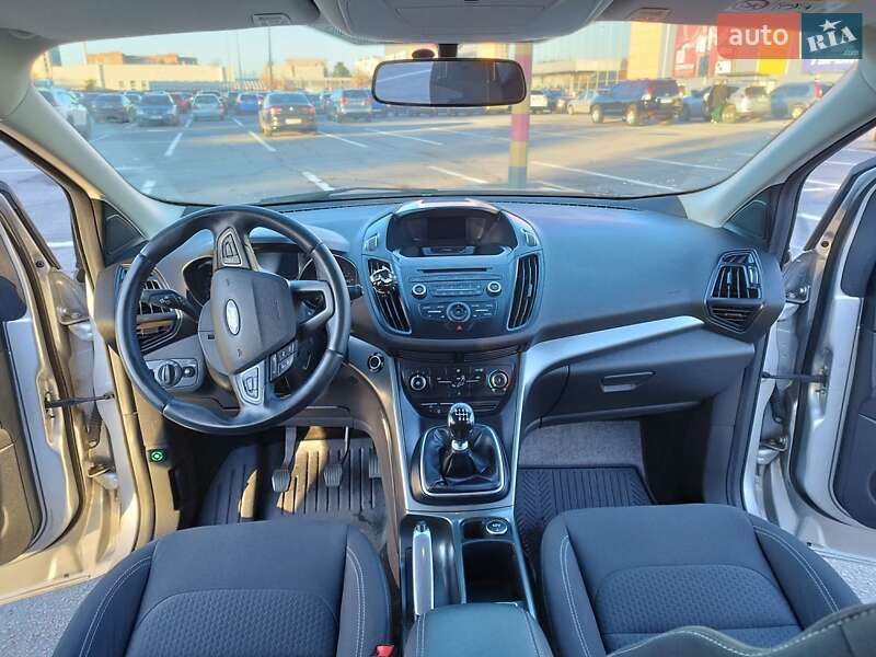 Внедорожник / Кроссовер Ford Kuga 2017 в Чутове