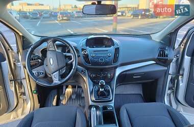 Внедорожник / Кроссовер Ford Kuga 2017 в 