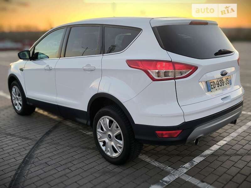 Внедорожник / Кроссовер Ford Kuga 2016 в Виннице