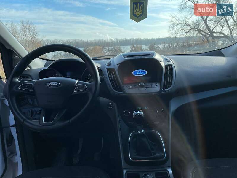 Внедорожник / Кроссовер Ford Kuga 2017 в Днепре