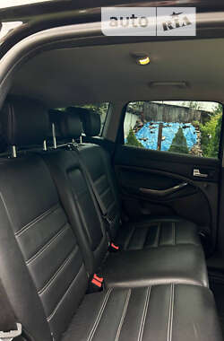 Внедорожник / Кроссовер Ford Kuga 2011 в 