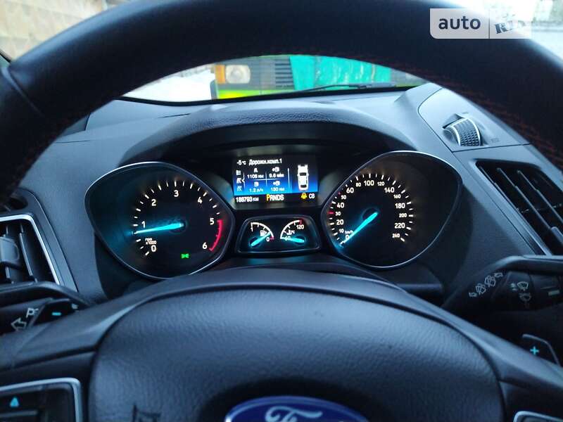 Позашляховик / Кросовер Ford Kuga 2017 в Рівному
