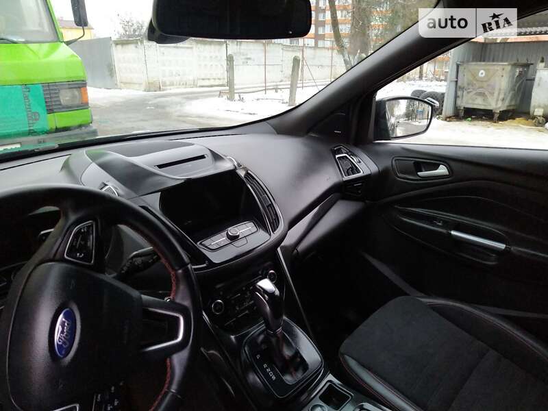 Позашляховик / Кросовер Ford Kuga 2017 в Рівному