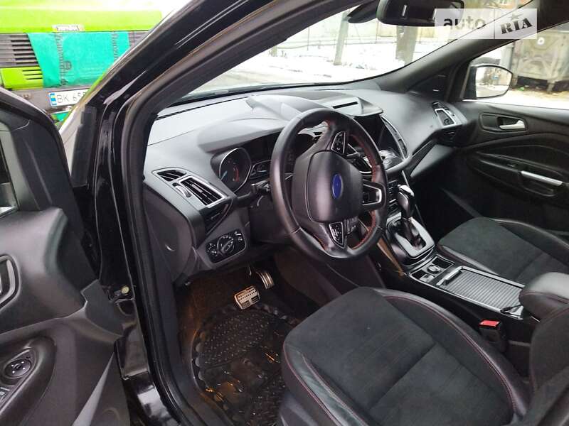 Позашляховик / Кросовер Ford Kuga 2017 в Рівному