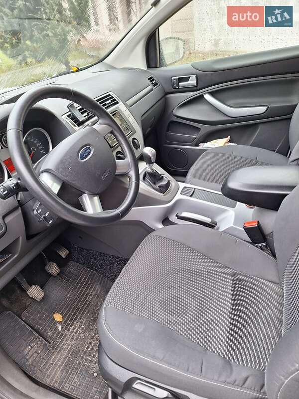 Позашляховик / Кросовер Ford Kuga 2011 в Шептицькому