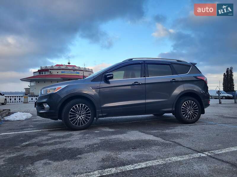 Внедорожник / Кроссовер Ford Kuga 2017 в Днепре