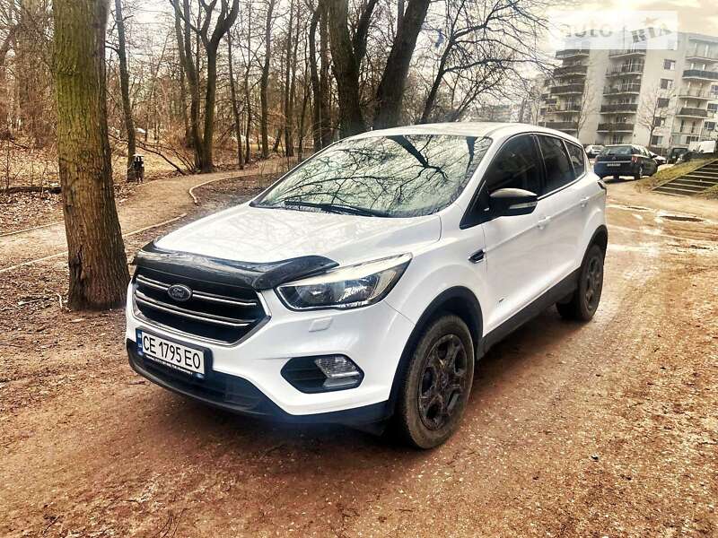 Позашляховик / Кросовер Ford Kuga 2017 в Тернополі