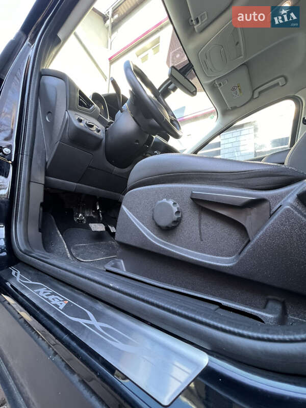 Внедорожник / Кроссовер Ford Kuga 2017 в Коломые