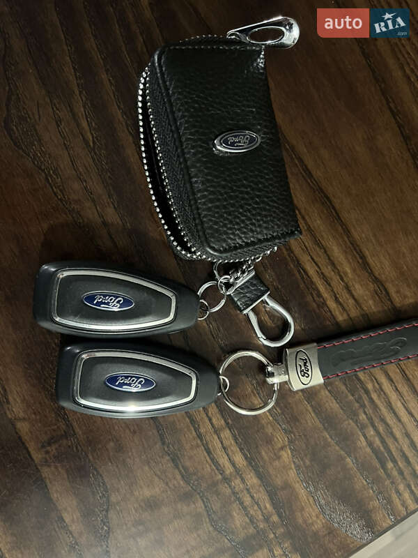 Внедорожник / Кроссовер Ford Kuga 2017 в Коломые