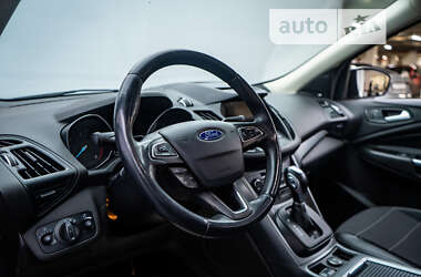 Внедорожник / Кроссовер Ford Kuga 2019 в 