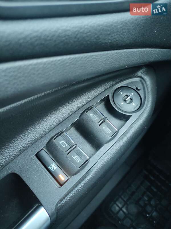 Внедорожник / Кроссовер Ford Kuga 2013 в Шептицькому