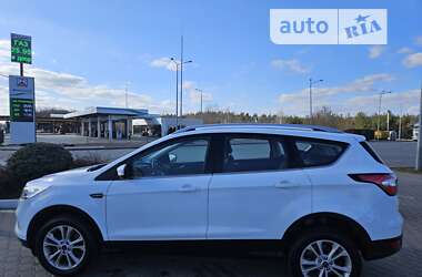 Внедорожник / Кроссовер Ford Kuga 2019 в Киеве