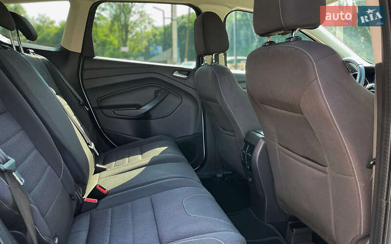 Позашляховик / Кросовер Ford Kuga 2013 в Чернівцях