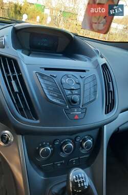 Внедорожник / Кроссовер Ford Kuga 2015 в Каменском