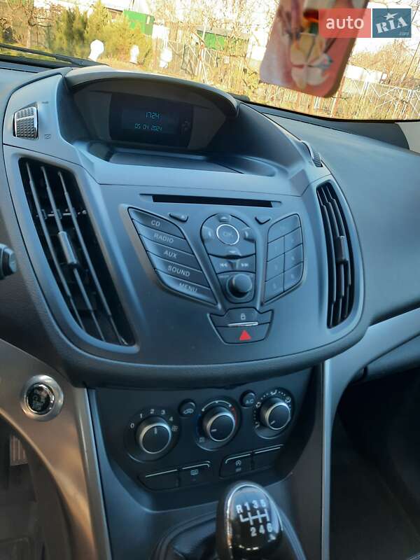 Внедорожник / Кроссовер Ford Kuga 2015 в Каменском