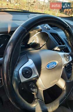 Внедорожник / Кроссовер Ford Kuga 2015 в Каменском