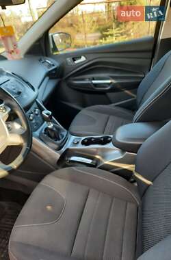 Внедорожник / Кроссовер Ford Kuga 2015 в Каменском