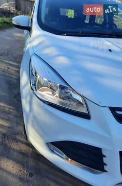 Внедорожник / Кроссовер Ford Kuga 2015 в Каменском