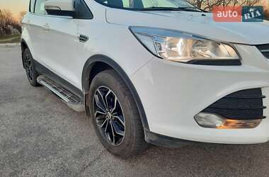 Внедорожник / Кроссовер Ford Kuga 2015 в Каменском