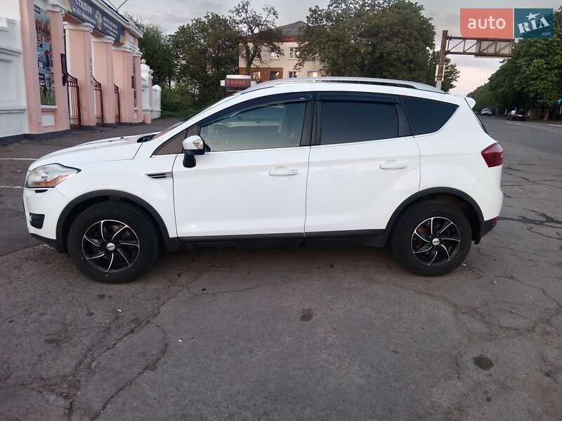 Внедорожник / Кроссовер Ford Kuga 2011 в Первомайске