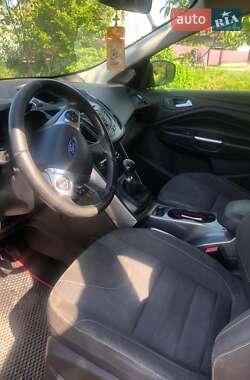 Внедорожник / Кроссовер Ford Kuga 2013 в 